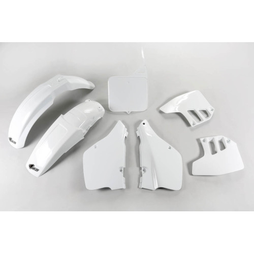 UFO Plastkit Suzuki white