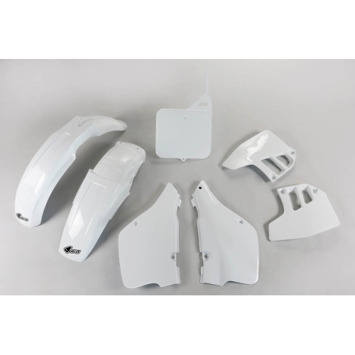 UFO Plastkit Suzuki white