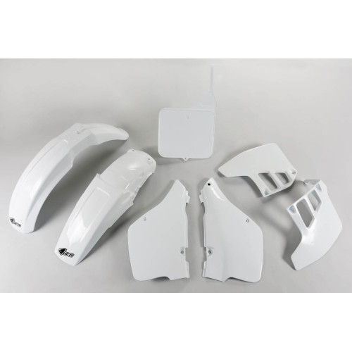 UFO Plastkit Suzuki white