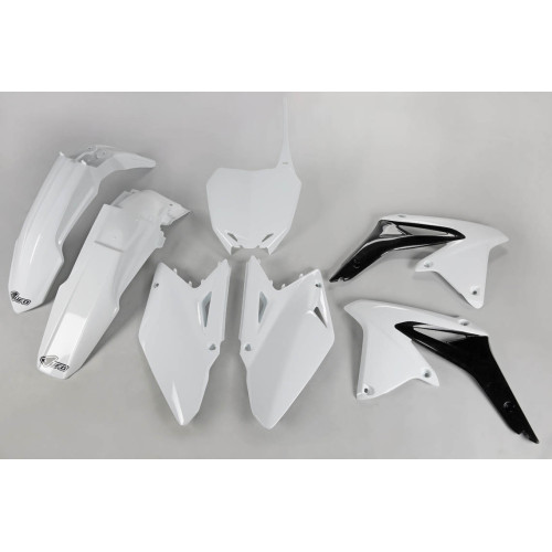 UFO Plastkit Suzuki white