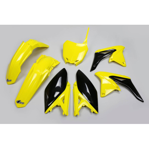 UFO Plastkit Suzuki 999 17