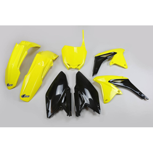 UFO Plastkit Suzuki 999 17